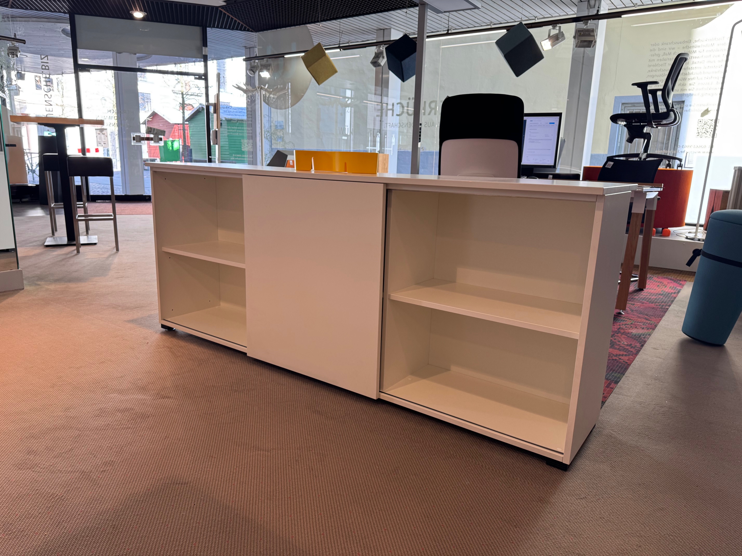 Schwebe-Schiebetürenschrank einflügelig 2OH